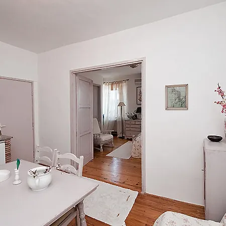 Milkana Apartman *